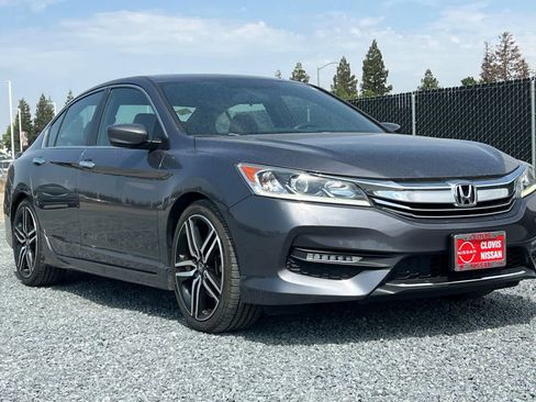 Used 2017 Honda Accord Sport image 10