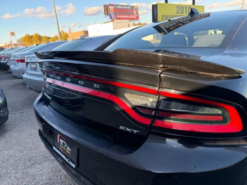 Used 2016 Dodge Charger SXT image 28