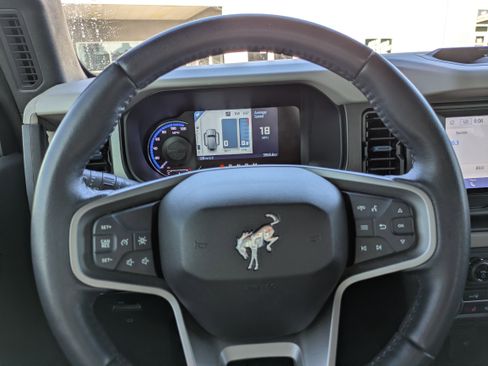 Used 2022 Ford Bronco Wildtrak image 26