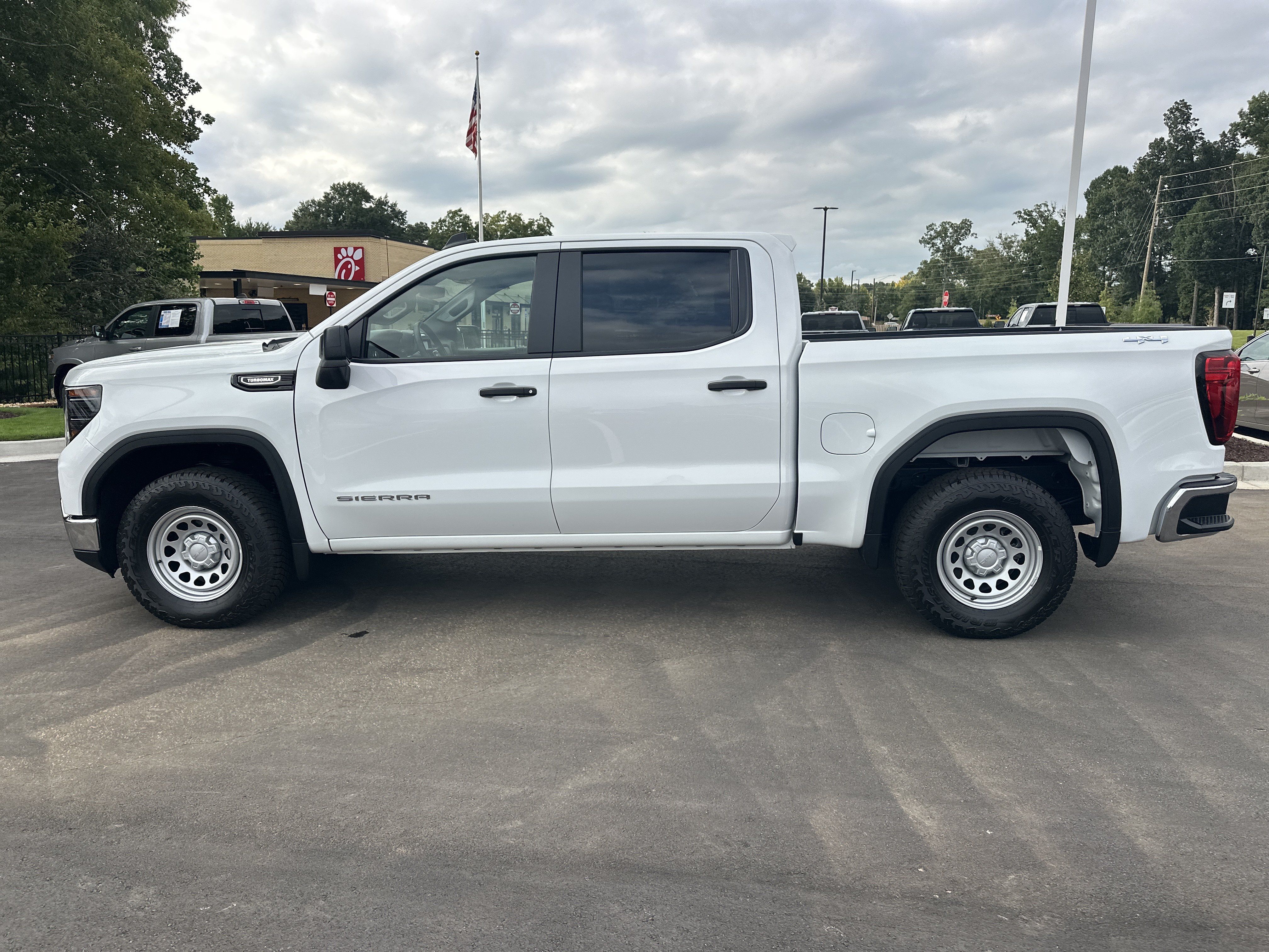 Used 2026 GMC Sierra 1500 Pro w/ Pro Value Package AWD/4WD image 5