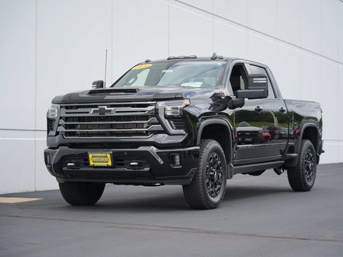 Used 2024 Chevrolet Silverado 3500 High Country w/ High Country Premium Package AWD/4WD image 7