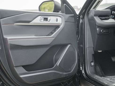 New 2026 Ford Explorer Active image 38