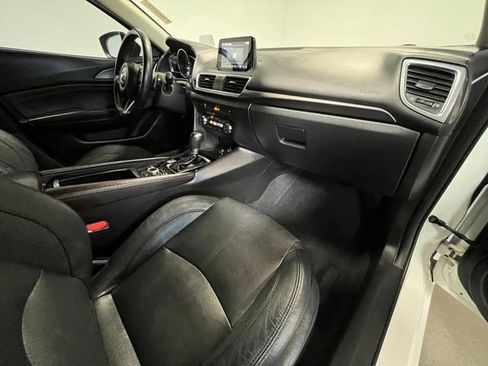 Used 2017 MAZDA MAZDA3 Grand Touring w/ Premium Equipment Package FWD image 10