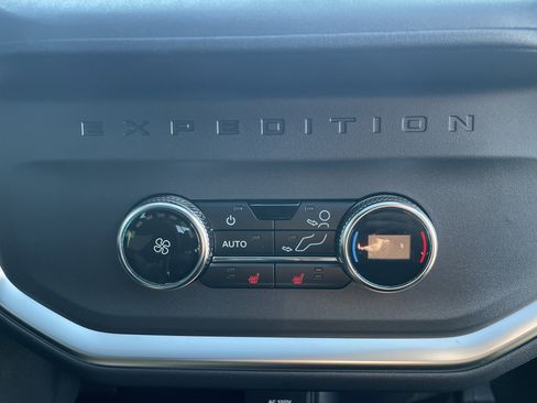 New 2025 Ford Expedition Max Platinum w/ Stealth Performance Package image 23