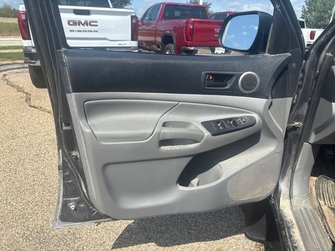 Used 2012 Toyota Tacoma 4x4 Double Cab w/ TRD Sport Upgrade Pkg image 17