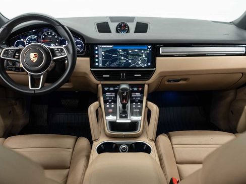 Used 2023 Porsche Cayenne Platinum Edition AWD/4WD image 9