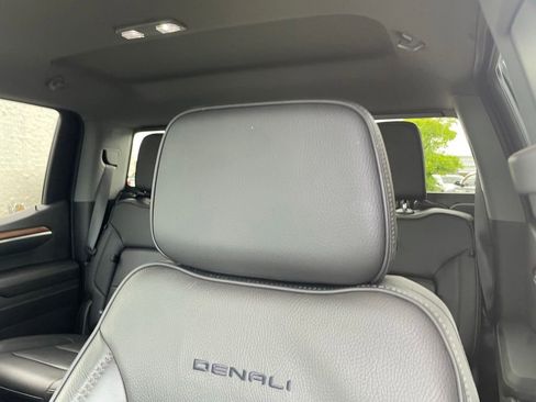 Used 2022 GMC Sierra 1500 Denali w/ Denali Carbonpro Edition AWD/4WD image 19