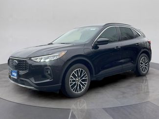 Used 2023 Ford Escape SE video 1