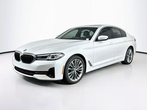 Used 2023 BMW 530i w/ Convenience Package RWD image 3