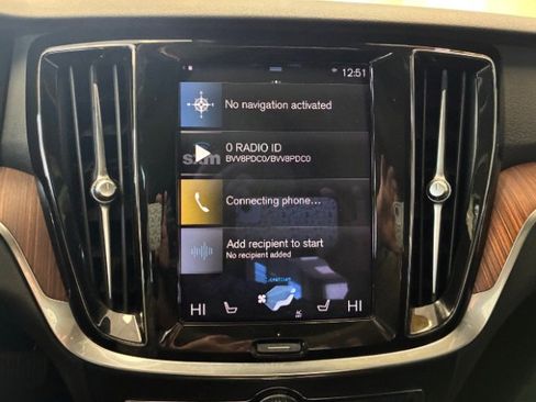 Used 2021 Volvo S60 T8 R-Design Expression image 24