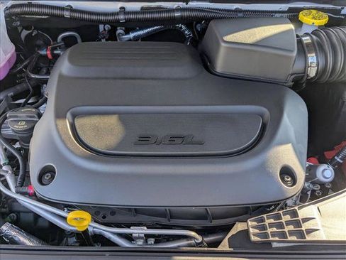 New 2026 Chrysler Pacifica Select AWD/4WD image 16