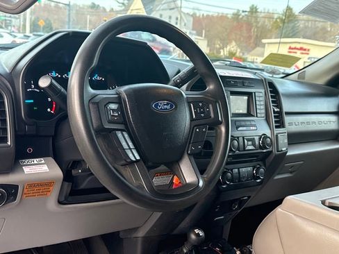 Used 2017 Ford F550 4x4 Regular Cab Super Duty image 19