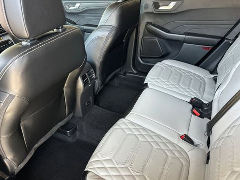 New 2024 Ford Escape Platinum w/ Premium Technology Package image 9