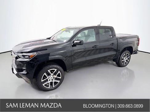 Used 2023 Chevrolet Colorado Z71 w/ Z71 Convenience Package 2 AWD/4WD image 3