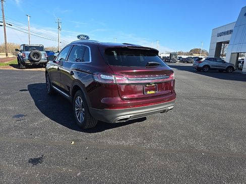 Used 2022 Lincoln Nautilus Reserve image 9