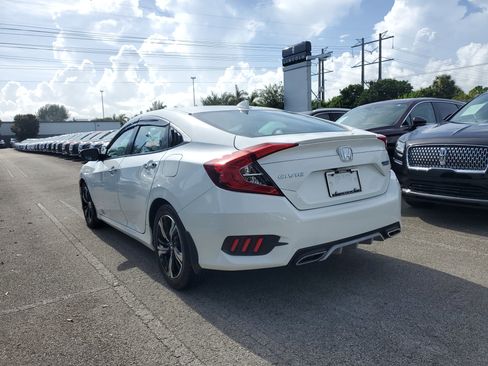 Used 2017 Honda Civic Touring image 4