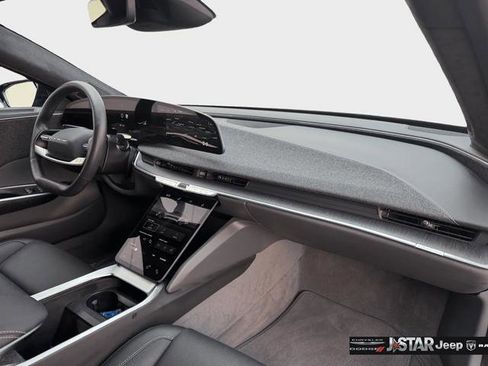 Used 2022 Lucid Air Grand Touring AWD/4WD image 21