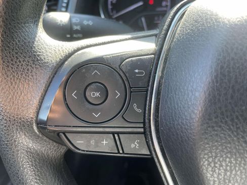 Used 2020 Toyota Camry LE FWD image 19