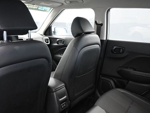 Certified 2024 Hyundai Venue Limited image 21