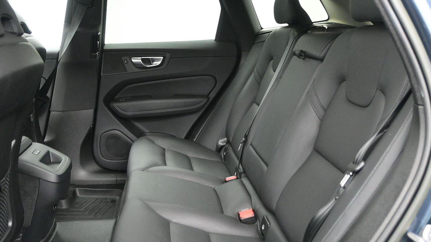 Used 2023 Volvo XC60 B5 Plus w/ Climate Package AWD/4WD image 10