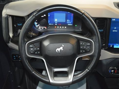 Used 2023 Ford Bronco Wildtrak image 39