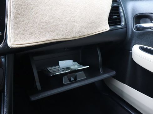 Used 2014 Chrysler 200 Limited FWD image 35