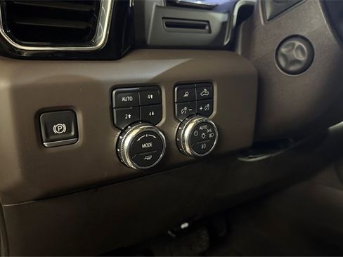 Used 2024 GMC Sierra 2500 SLE w/ SLE Convenience Package image 18