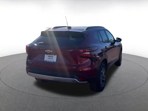 Used 2025 Chevrolet Trax LT w/ LT Convenience Package image 11