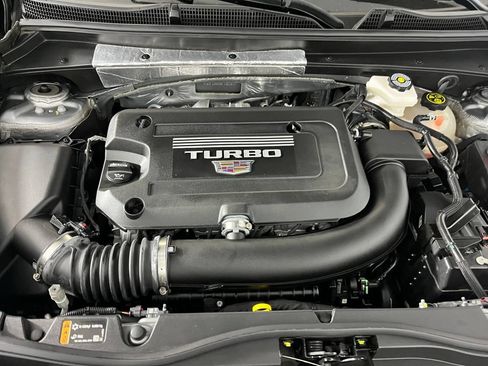 Used 2024 Cadillac XT4 Premium Luxury AWD/4WD image 32