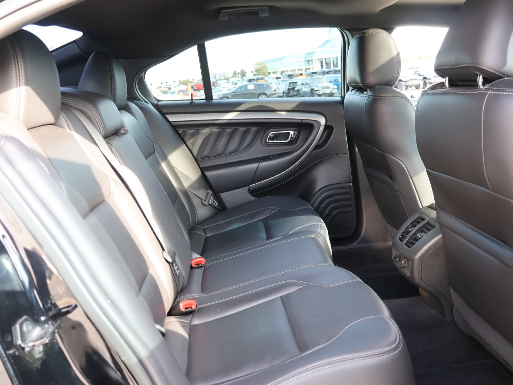 Used 2018 Ford Taurus SEL w/ Equipment Group 201A FWD image 11
