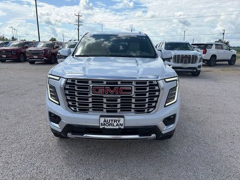 New 2026 GMC Yukon XL Denali w/ Denali Reserve Package AWD/4WD image 9