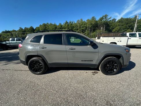 Used 2023 Jeep Cherokee Altitude Lux AWD/4WD image 6