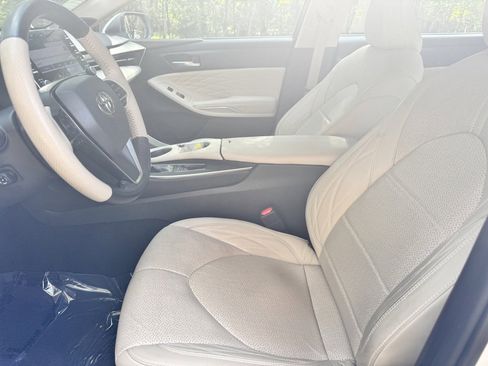 Used 2020 Toyota Avalon Limited image 18