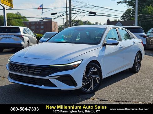 Used 2024 Hyundai Elantra Limited image 1