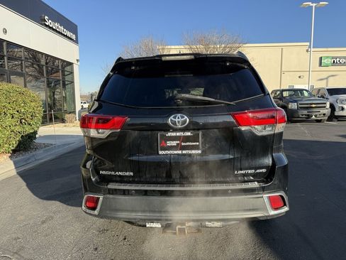 Used 2018 Toyota Highlander Limited image 6