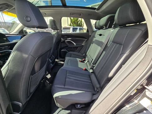 Certified 2025 Audi Q5 Premium Plus w/ Premium Plus AWD/4WD image 16