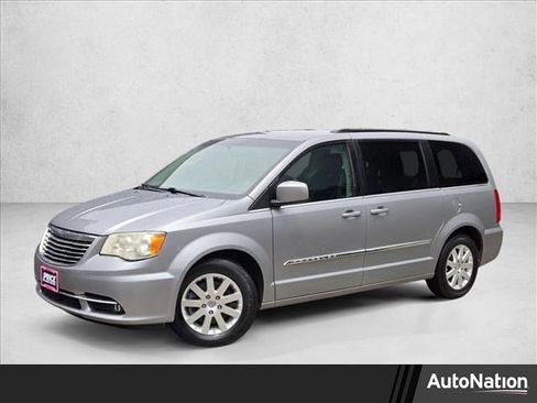 Used 2014 Chrysler Town & Country Touring FWD image 1