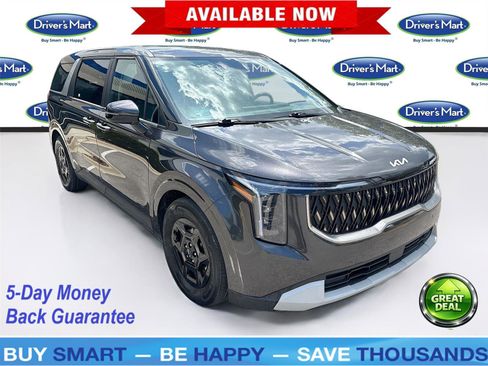 Used 2025 Kia Carnival FWD image 1