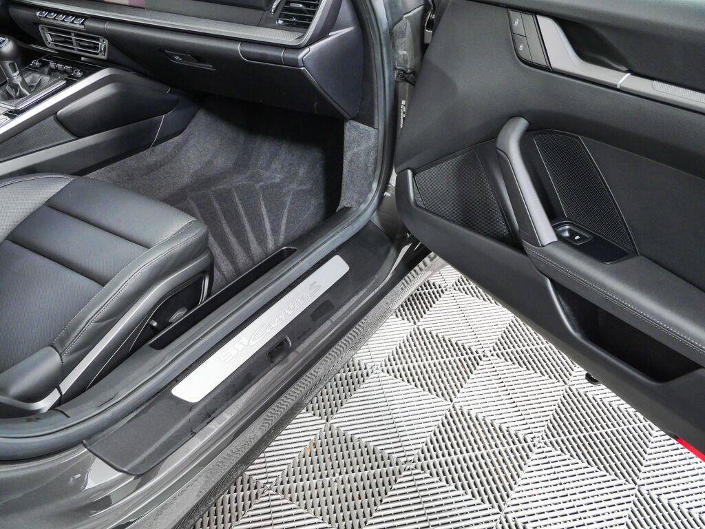 Certified 2023 Porsche 911 Carrera S RWD image 22