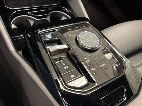 Certified 2026 BMW 530i image 18