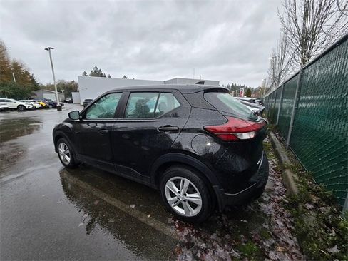 Used 2024 Nissan Kicks S image 5