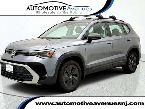 Used 2025 Volkswagen Taos S FWD image 1
