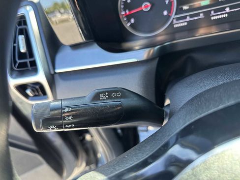 Used 2021 Kia Sorento LX FWD image 23