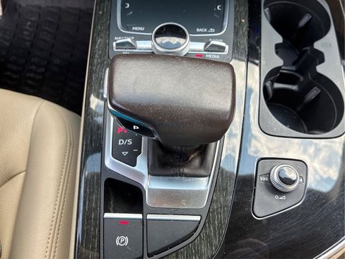 Used 2019 Audi Q7 3.0T Premium Plus w/ Premium Plus Package AWD/4WD image 52