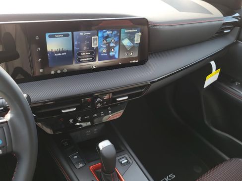 New 2026 Nissan Kicks SR image 3