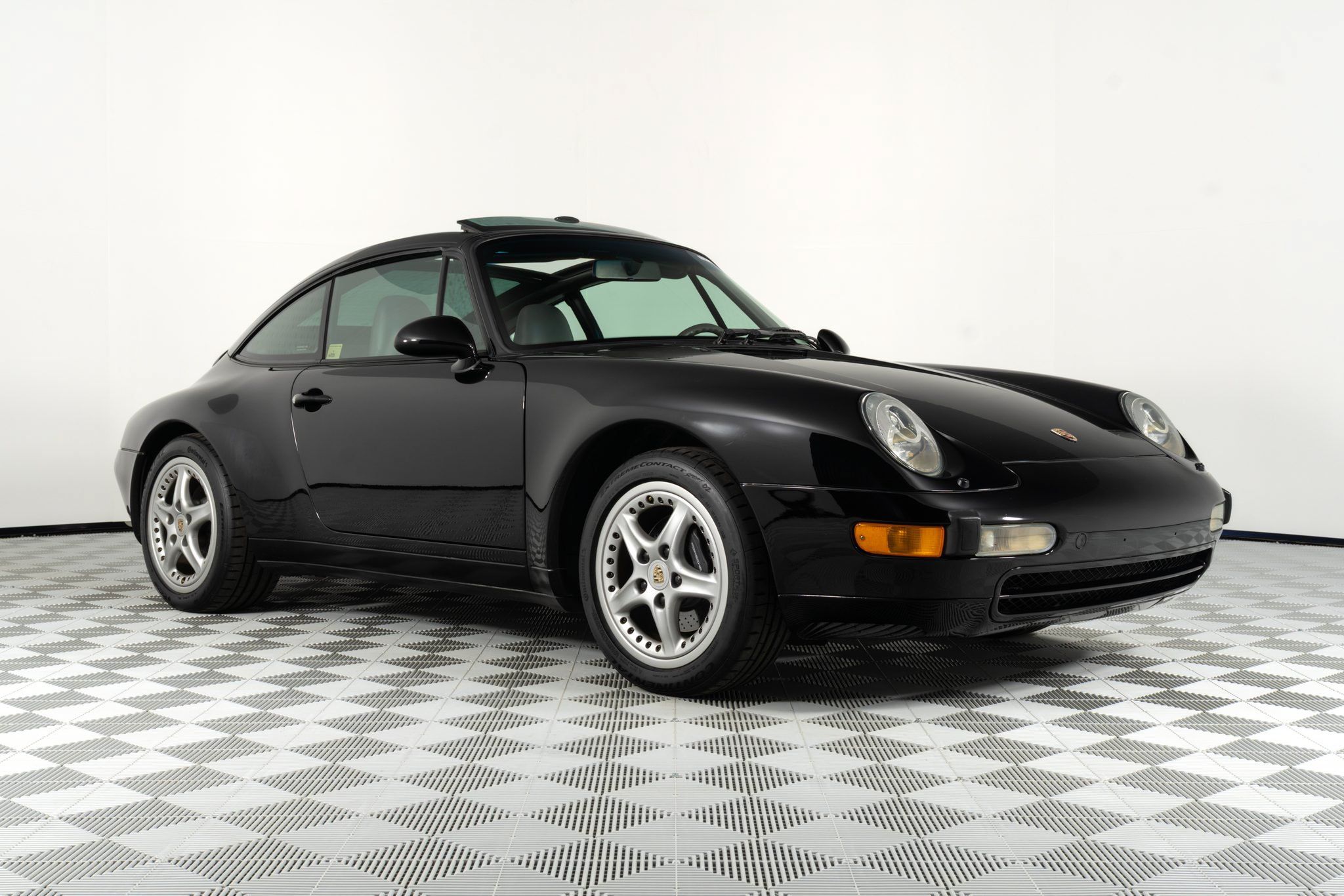 Used 1996 Porsche 911 Targa RWD image 1