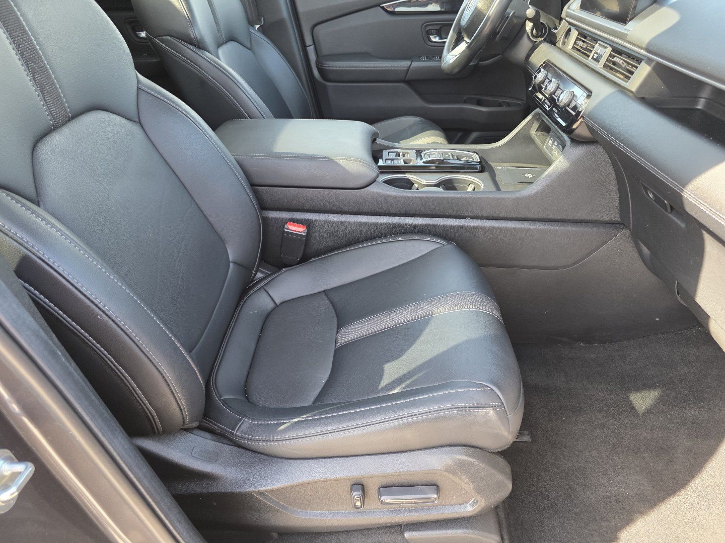 Certified 2025 Honda Pilot Touring image 23