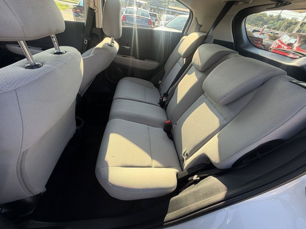 Used 2022 Honda HR-V LX image 11