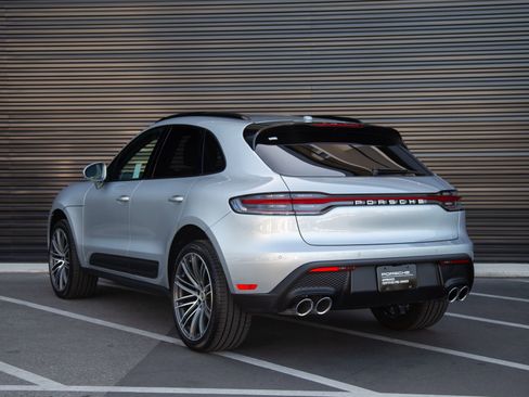 Certified 2026 Porsche Macan AWD/4WD image 3