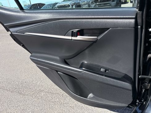 Used 2025 Toyota Camry SE FWD image 16
